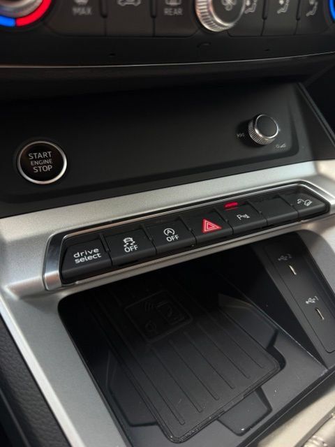Used 2024 Audi Q3 2.0T Premium AWD/4WD image 31