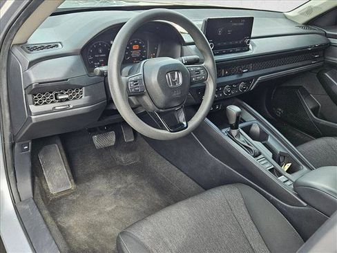 Used 2025 Honda Accord SE image 9