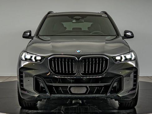 New 2026 BMW X5 xDrive40i w/ M Sport Package AWD/4WD image 2