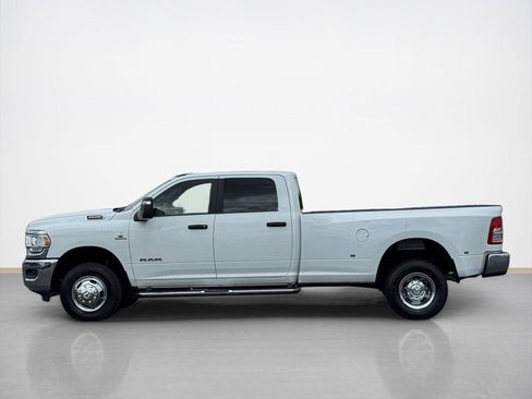 Used 2024 RAM 3500 Big Horn AWD/4WD image 4