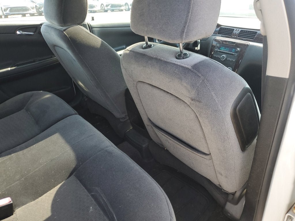Used 2014 Chevrolet Impala LT w/ LT Sunroof Package FWD image 15