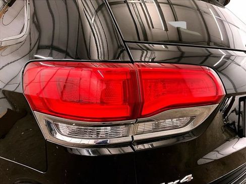 Used 2020 Jeep Grand Cherokee Overland AWD/4WD image 28