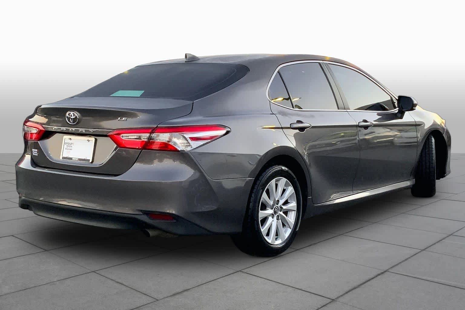 Used 2020 Toyota Camry LE FWD image 12