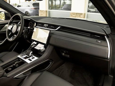 New 2026 Jaguar F-PACE R-Dynamic S image 29
