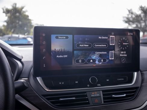 New 2025 Nissan Altima 2.5 SV w/ SV Special Edition Package image 13