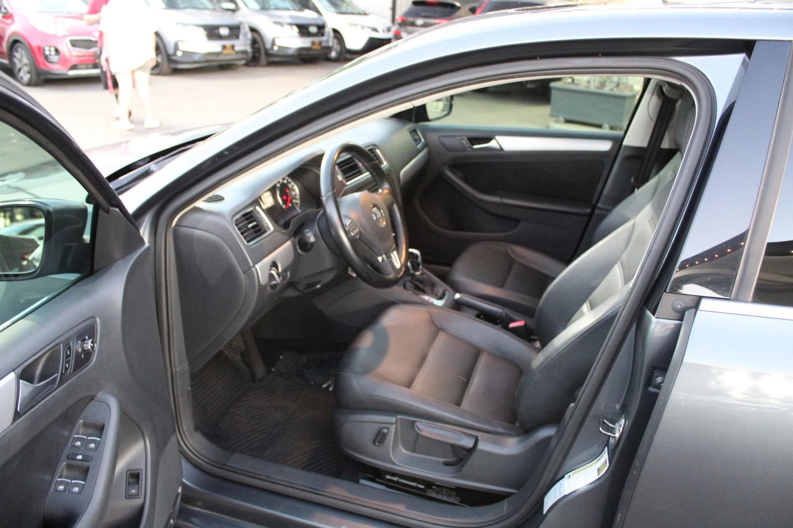 Used 2013 Volkswagen Jetta SE FWD image 9