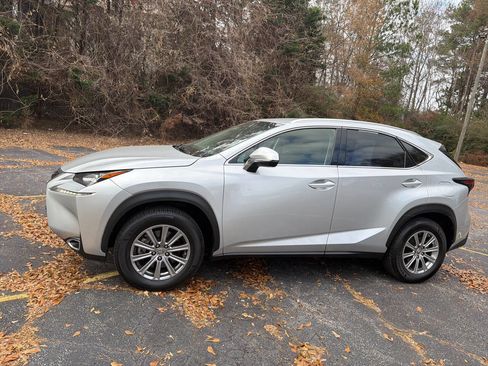 Used 2015 Lexus NX 200t FWD image 2