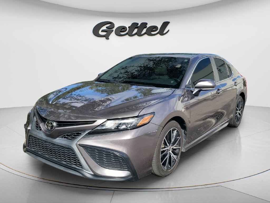 Used 2023 Toyota Camry SE w/ Cold Weather Package FWD image 1