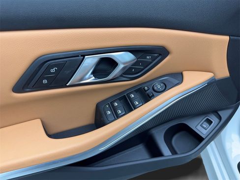 Used 2025 BMW 330i xDrive Sedan w/ Premium Package image 32