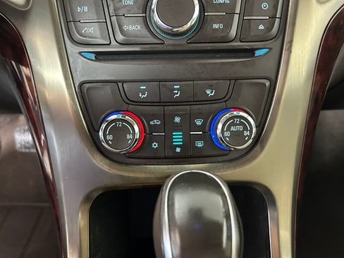 Used 2013 Buick Verano FWD image 21