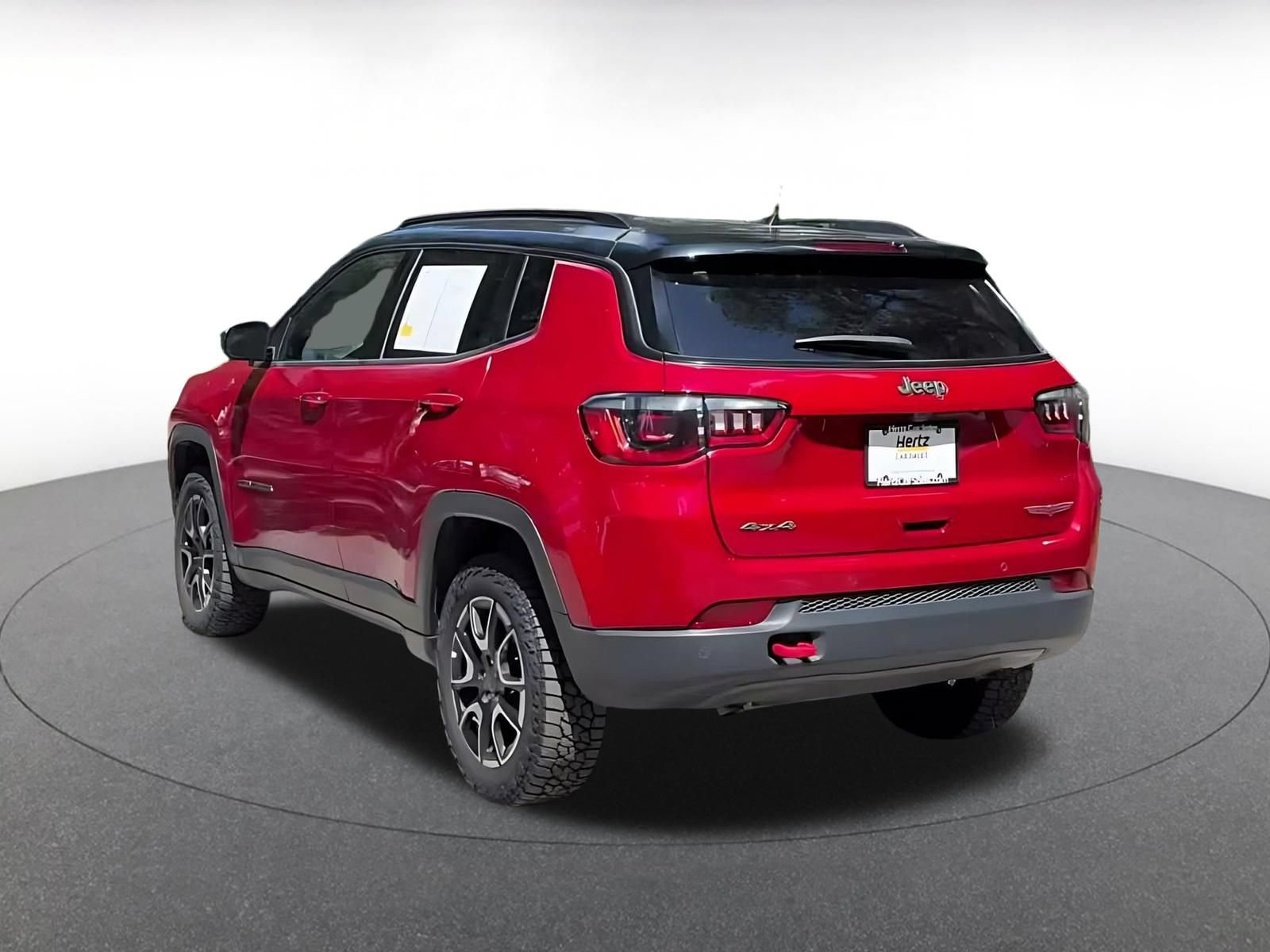 Used 2025 Jeep Compass Trailhawk AWD/4WD image 10