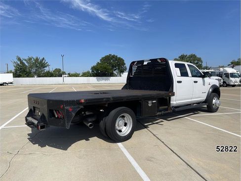 Used 2021 RAM 5500 Tradesman w/ Chrome Appearance Group RWD image 2