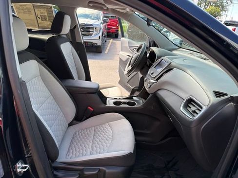 Used 2021 Chevrolet Equinox LS w/ LS Convenience Package FWD image 26