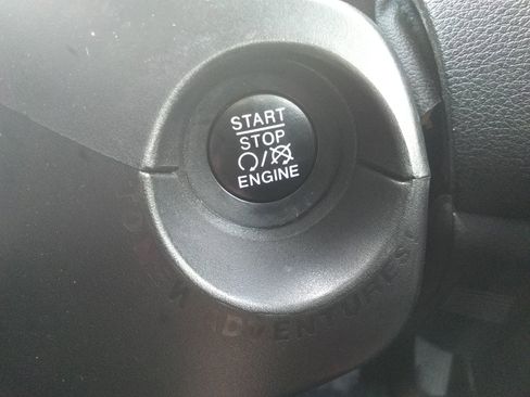 Used 2017 Jeep Renegade Trailhawk image 15