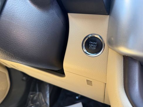 Used 2018 Toyota Highlander XLE AWD/4WD image 22