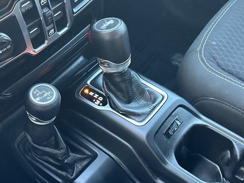 Used 2021 Jeep Wrangler Unlimited Sport image 19