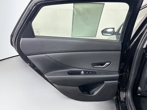 Used 2024 Hyundai Elantra Limited FWD image 27