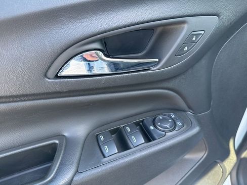 Used 2024 Chevrolet Equinox LT image 12
