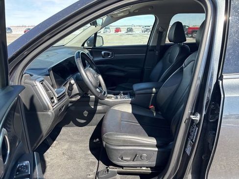 Used 2024 Kia Sorento S FWD image 31