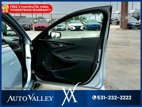 Used 2017 Chevrolet Malibu LT image 15