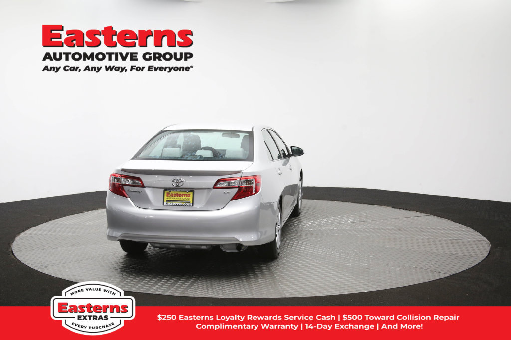 Used 2014 Toyota Camry LE FWD image 39