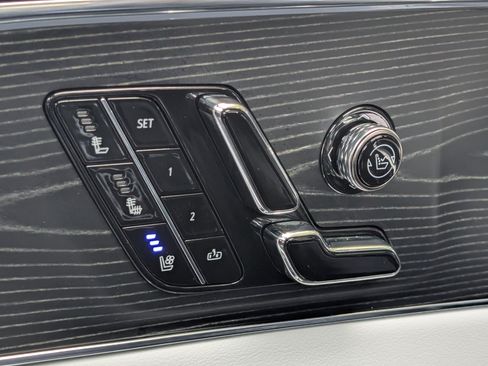 Used 2024 Cadillac Lyriq Sport RWD image 34