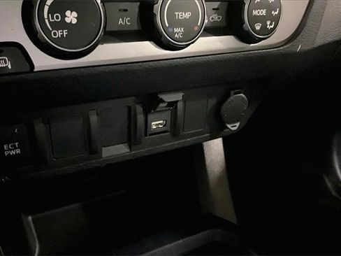 Used 2020 Toyota Tacoma SR5 image 25