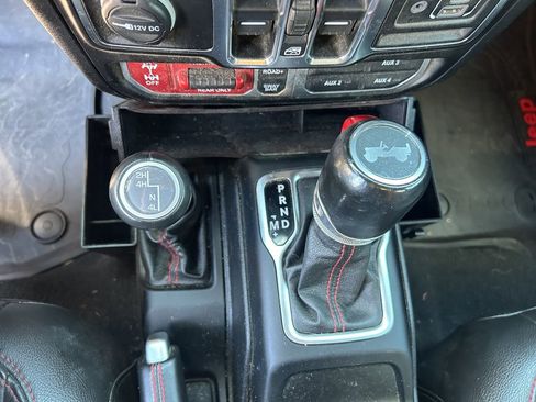 Used 2021 Jeep Wrangler Unlimited Rubicon AWD/4WD image 14