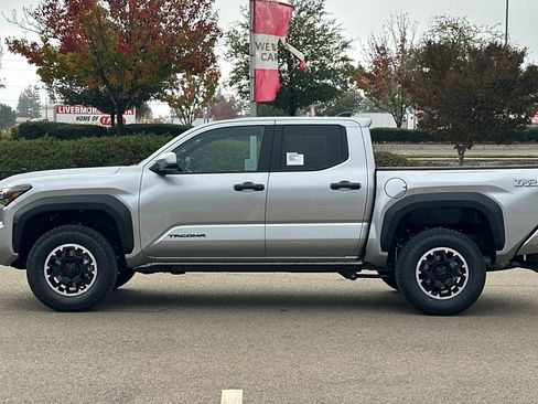 New 2026 Toyota Tacoma TRD Off-Road image 9