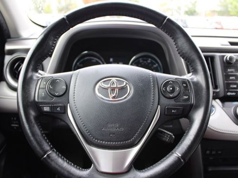 Used 2017 Toyota RAV4 XLE image 29