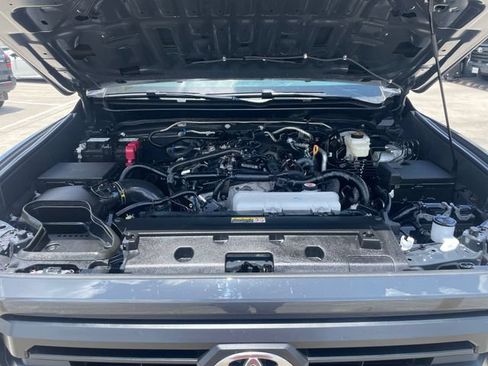 Used 2026 Toyota Tacoma SR AWD/4WD image 18