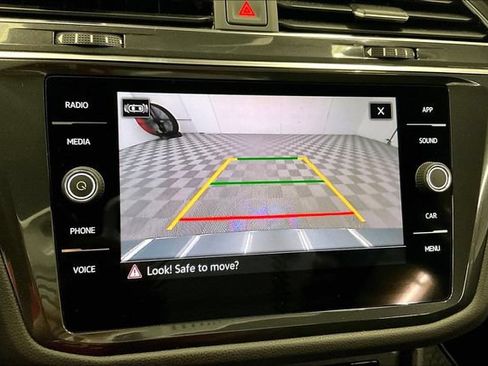 Used 2023 Volkswagen Tiguan SE FWD image 28