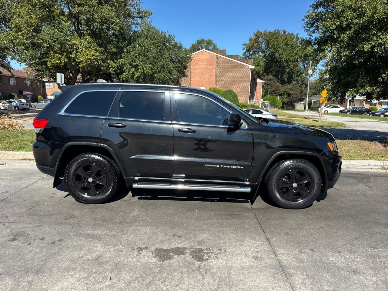 Used 2016 Jeep Grand Cherokee Laredo RWD image 6