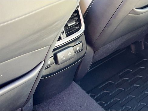 Used 2022 Subaru Legacy Limited w/ Popular Package #3 image 28