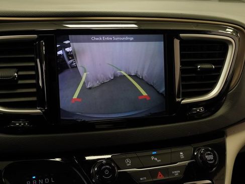 Certified 2019 Chrysler Pacifica Touring Plus w/ Tire & Wheel Group FWD image 35