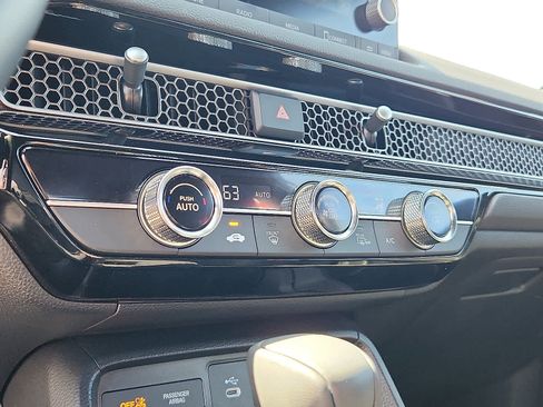 Certified 2025 Honda Civic Sport image 16