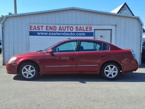 Used 2005 Nissan Altima 3.5 SL FWD image 2