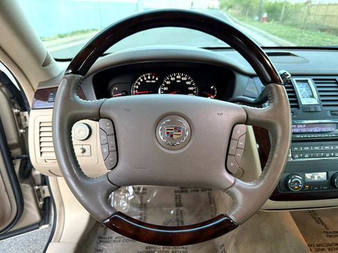 Used 2006 Cadillac DTS image 26