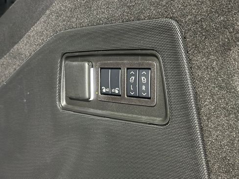 New 2026 Cadillac Escalade ESV V w/ LPO, ONYX Package image 53