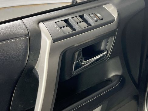 Used 2018 Toyota 4Runner SR5 image 17