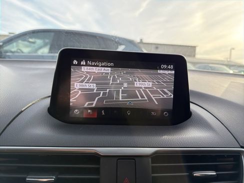 Used 2018 MAZDA MAZDA3 Touring image 17