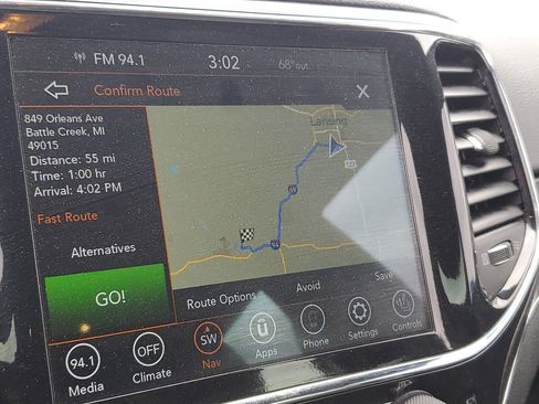 Used 2019 Jeep Grand Cherokee Limited AWD/4WD image 14