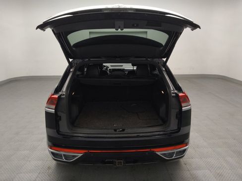 Used 2021 Volkswagen Atlas Cross Sport SE w/ Panoramic Sunroof Package FWD image 29