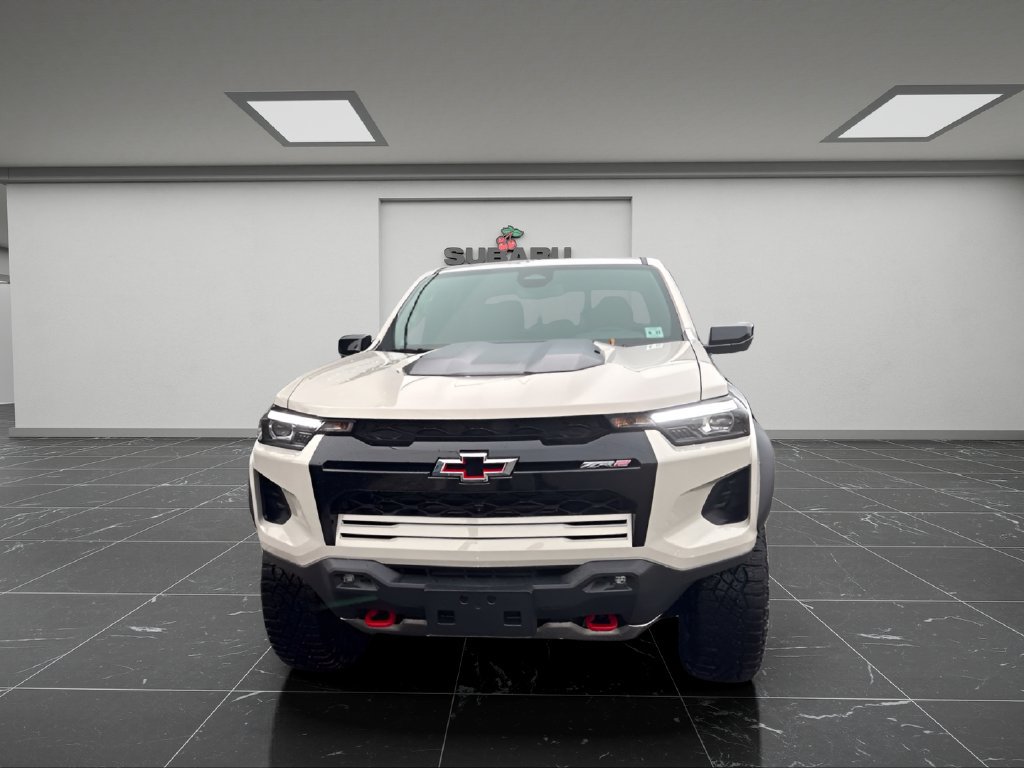 Used 2026 Chevrolet Colorado ZR2 w/ Technology Package AWD/4WD image 4
