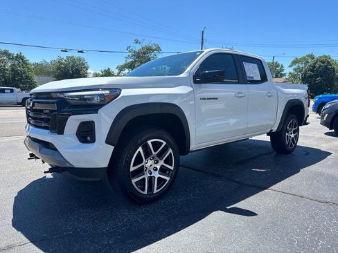 Used 2023 Chevrolet Colorado Z71 w/ Z71 Convenience Package 2 AWD/4WD image 3
