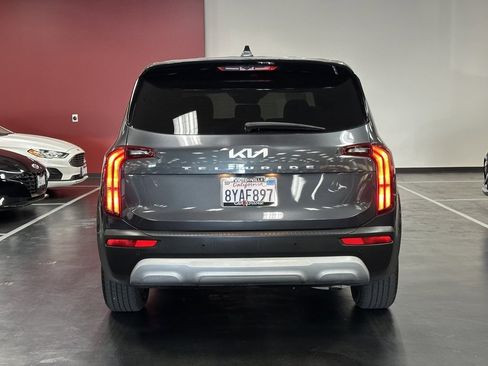 Used 2022 Kia Telluride LX image 6