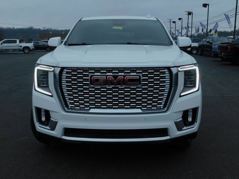 Used 2023 GMC Yukon Denali image 3