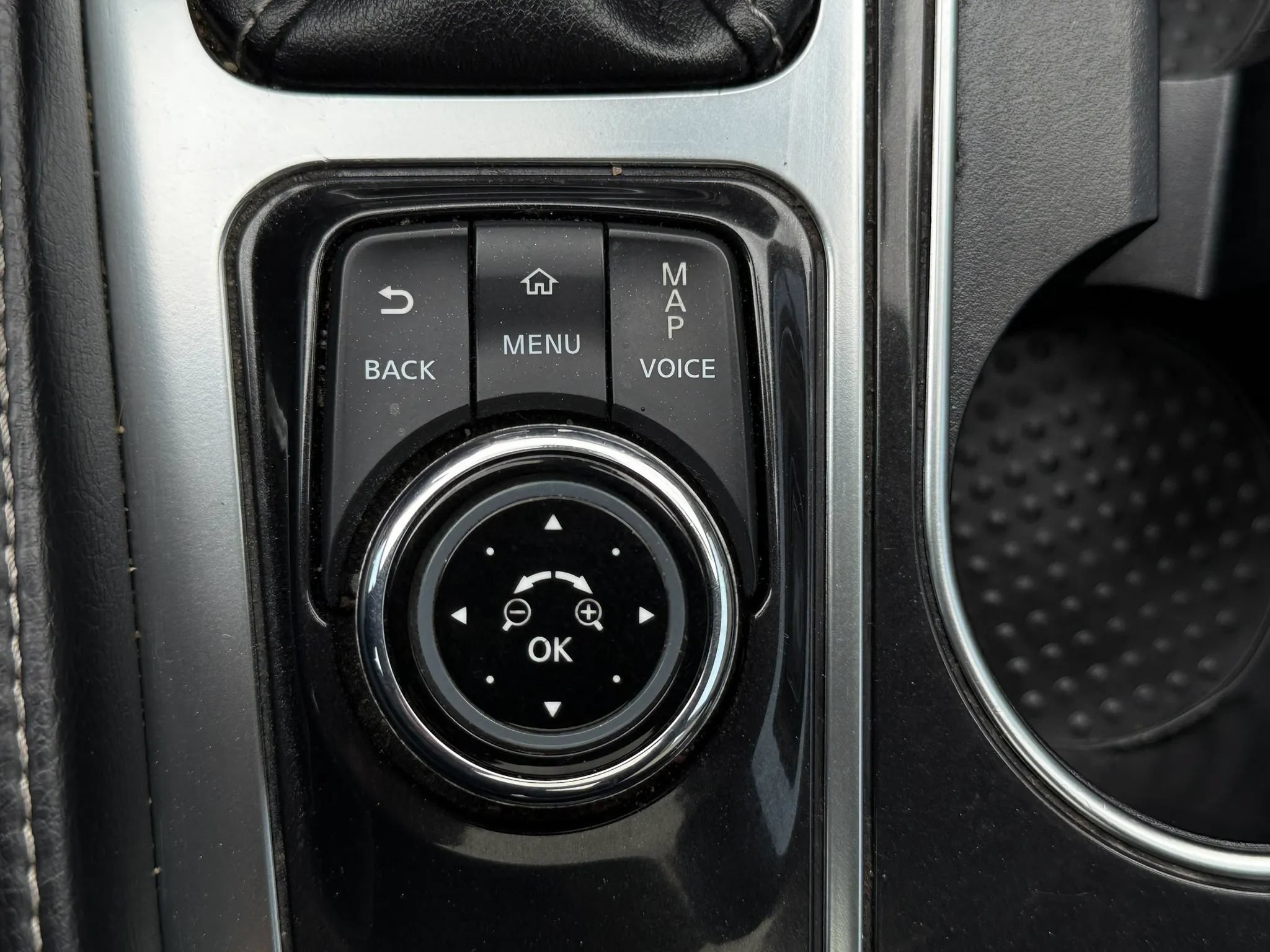 Used 2016 Nissan Maxima Platinum w/ Interior Lighting Package FWD image 22