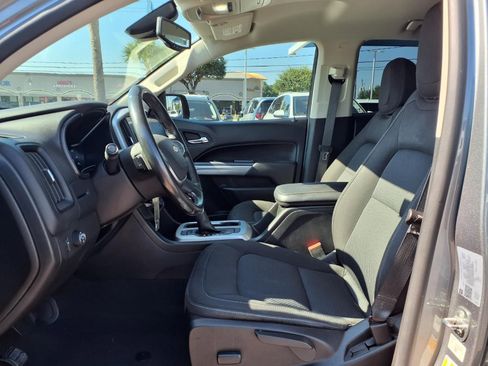 Used 2022 Chevrolet Colorado LT w/ Safety Package RWD image 17