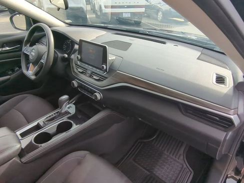 Used 2023 Nissan Altima 2.5 SV image 45